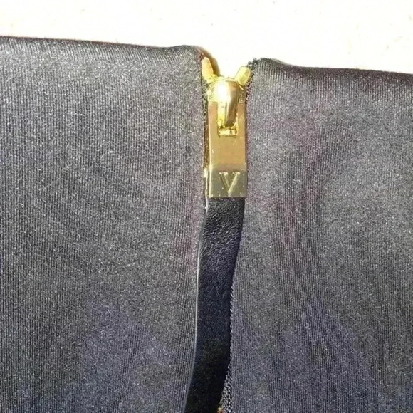 *** NWT*** VINCE CAMUTO ESSENTIALS RICH BLACK GOLD ZIPPER SKIRT SIZE L - Picture 4 of 10
